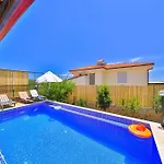 Comfy Ipek With Pool Kaş