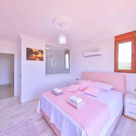 Comfy Ipek With Pool