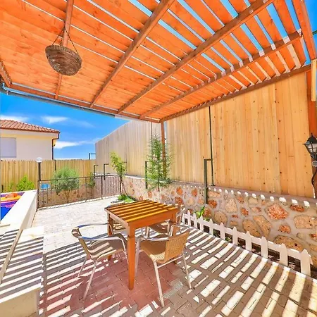 Comfy Ipek With Pool Willa Kaş